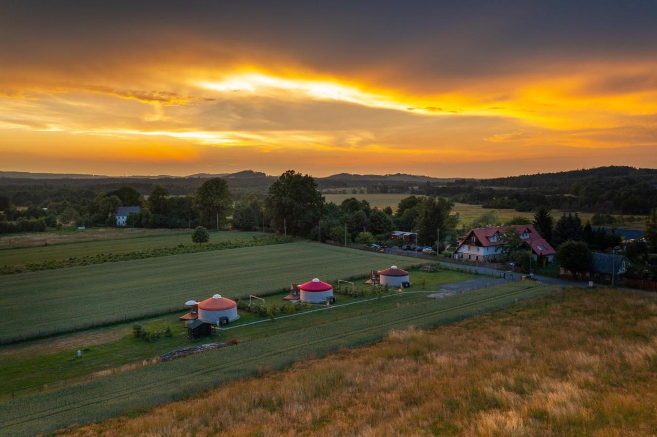 Izera Glamping Adults - Luksusowe Jurty&Spa Gajowka  Kültér fotó